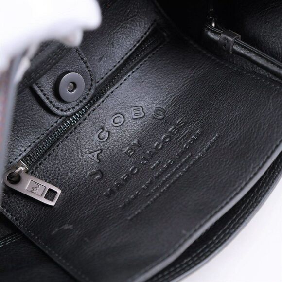 NWT Marc by Marc Jacobs Leather Foldover Oversize Clutch w Strap BLACK - Picture 10 of 10